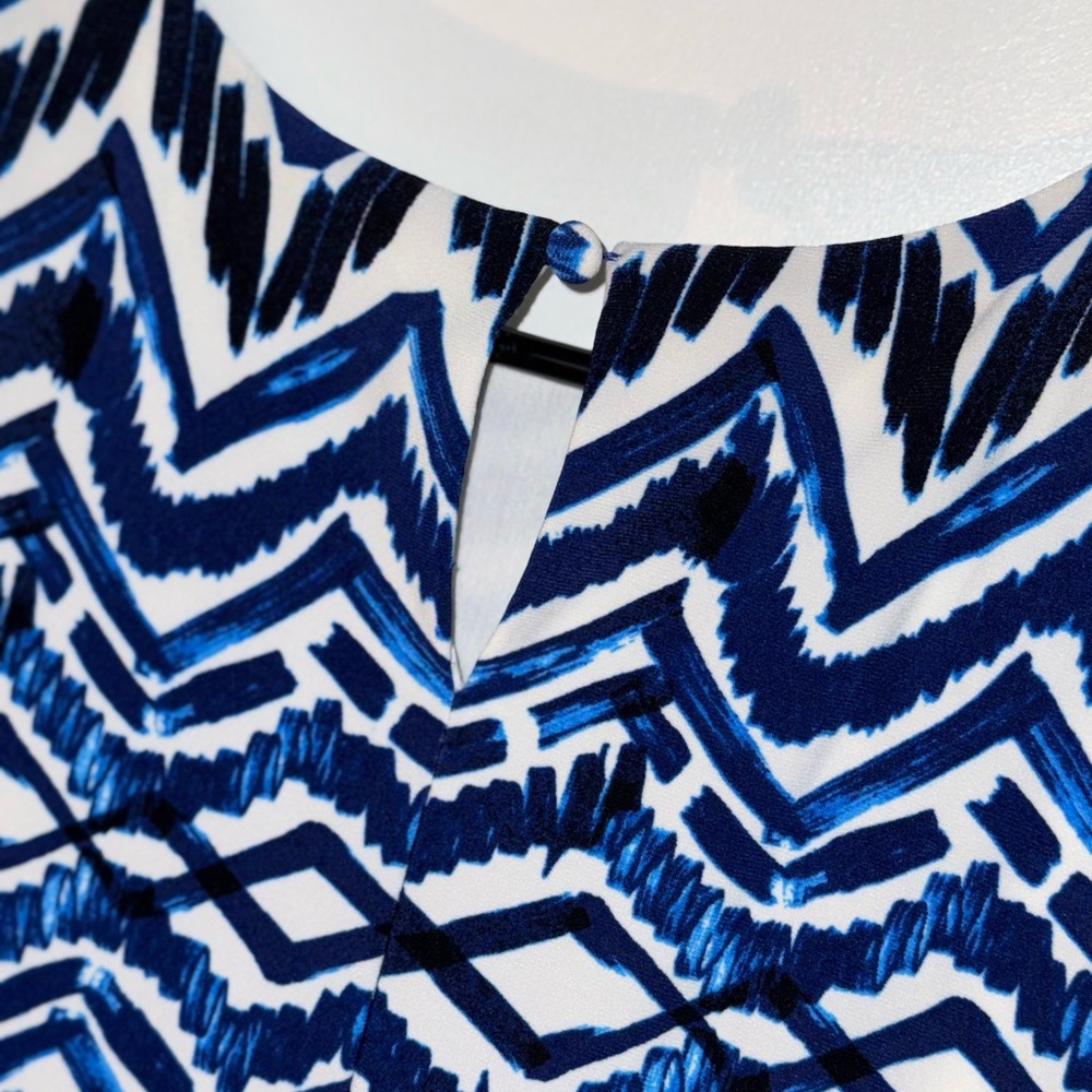 Chic Geometric Patterned Dress - Picture 4 of 5